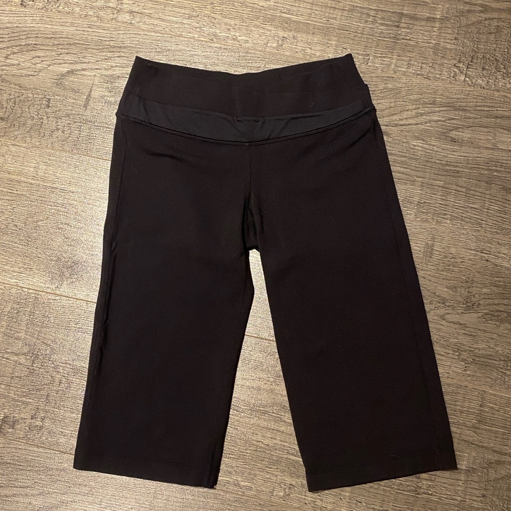 Lululemon activewear capris size 6